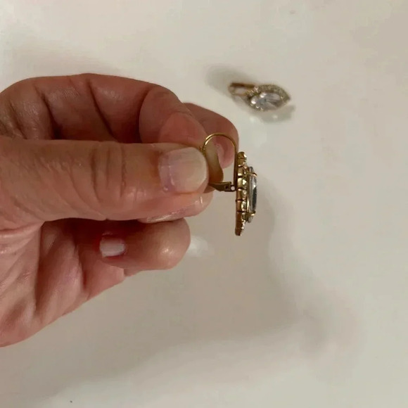 BNIB Stella and Dot Duchess Studs - Picture 7 of 11